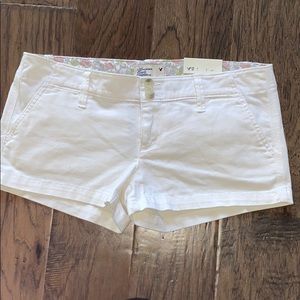 American Eagle white shorts